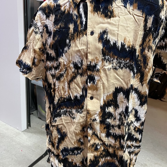 Express Multicolor Abstract Shirt - Picture 7 of 8